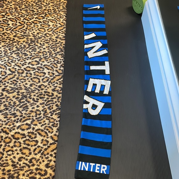 Nike Scarf 🧣 - Picture 2 of 5